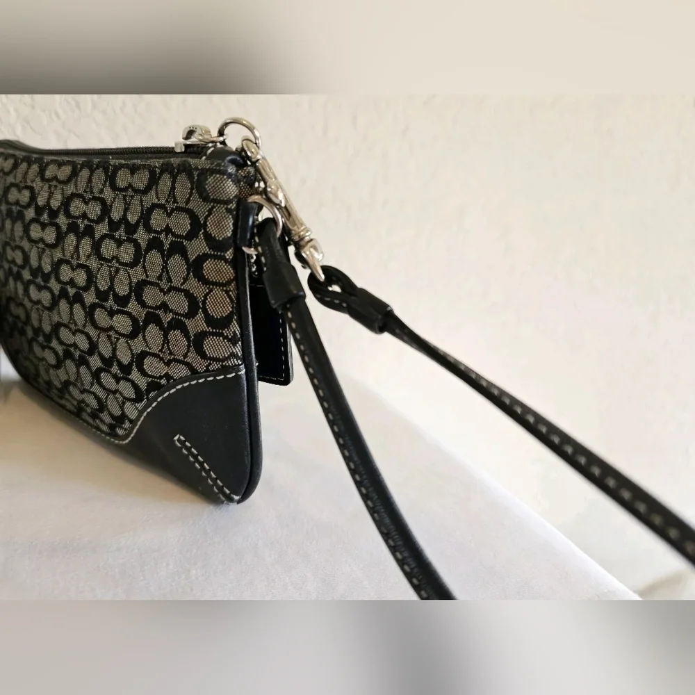 Coach | Vintage | Canvas & Leather Wristlet Purse | Signature Monogram Pattern - Picture 13 of 16
